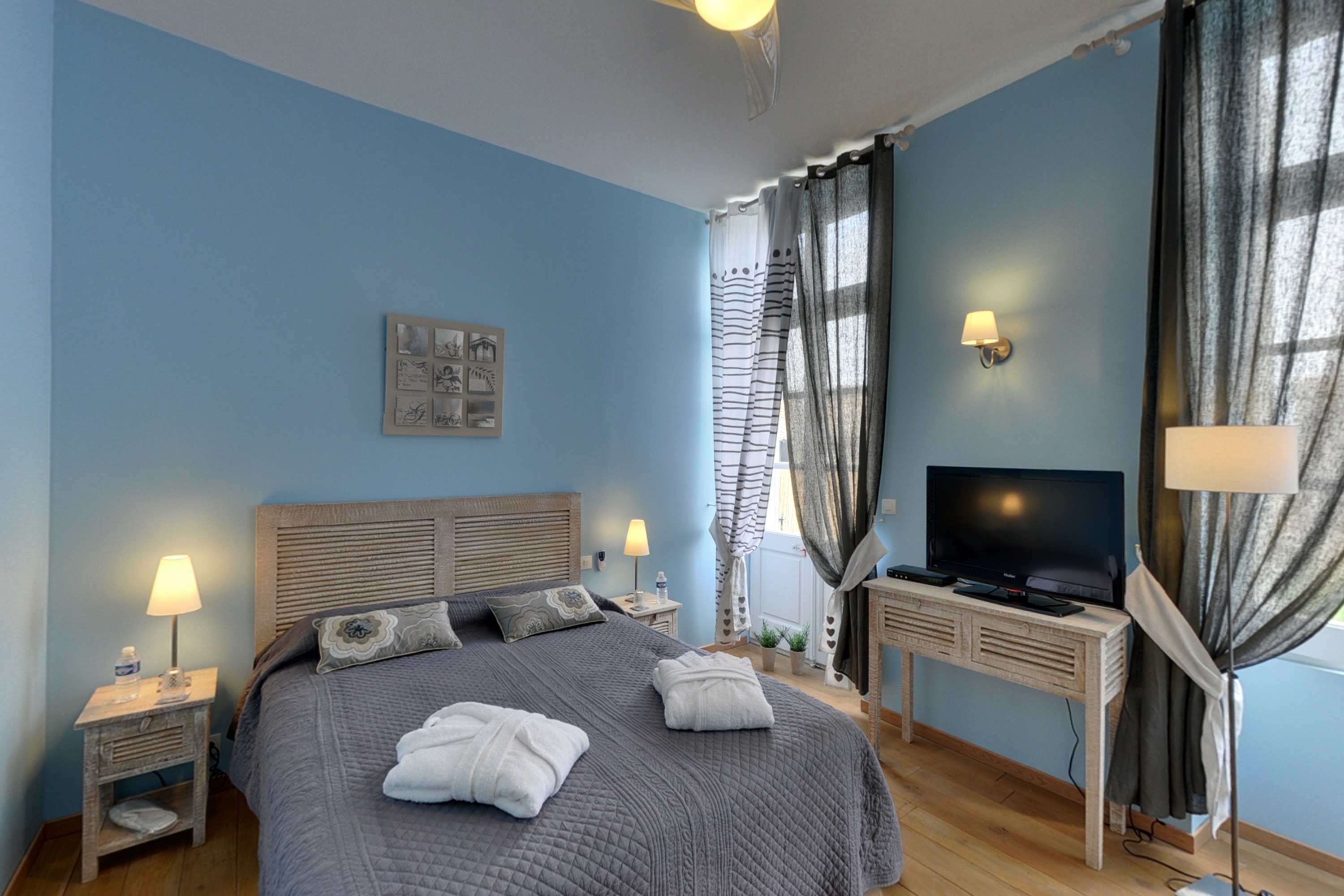 Chambre maison d'hôtes les Palmiers